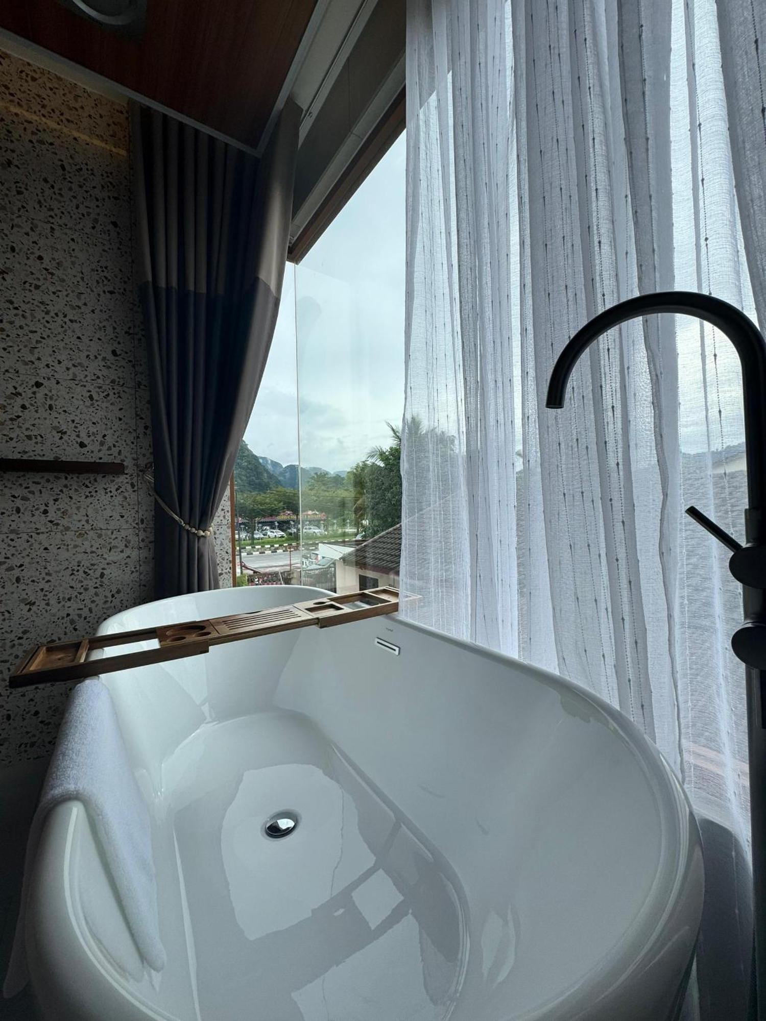 Muzi Boutique Hotel อิโปห์ ภายนอก รูปภาพ
